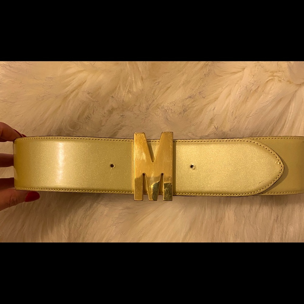 MOSCHINO M GOLD BUCKLE YELLOW LEATHER BELT